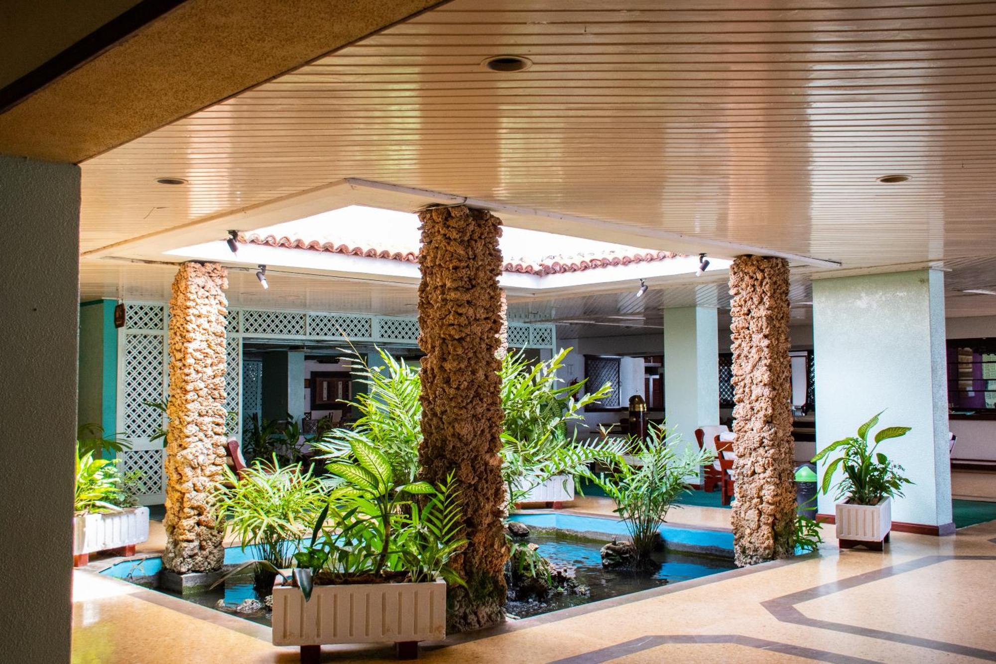 Mombasa Beach Hotel Esterno foto