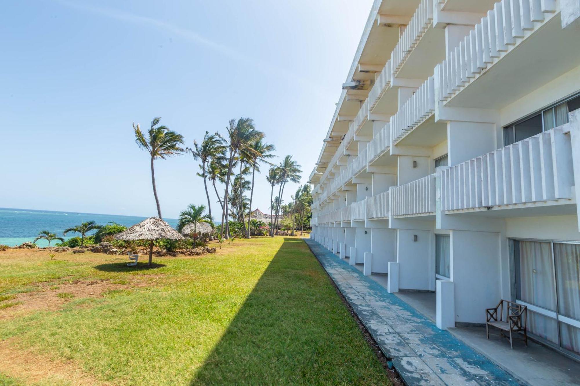 Mombasa Beach Hotel Esterno foto